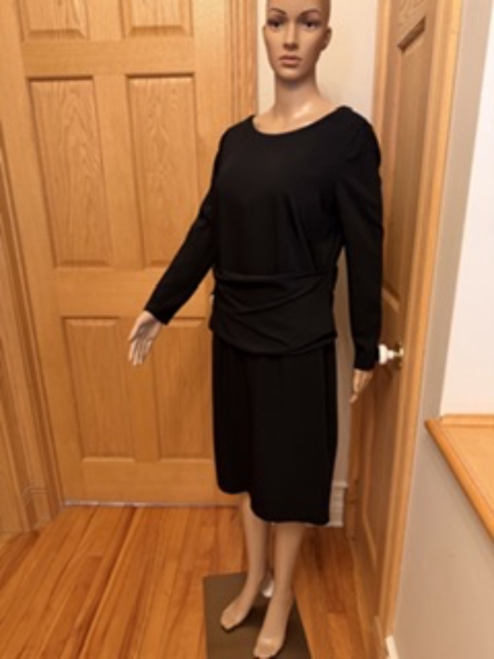 AKRIS PUNTO Size 12 elegant black long sleeved dress